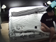 大学城酒店小胖哥约漂亮学生女友开房但小胖哥不行呐都不敢冲估计冲能秒射白瞎了